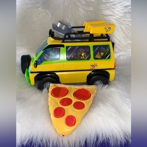Teenage Mutant Ninja Turtles Mutant
Mayhem RC Pizza Blaster Vehicle